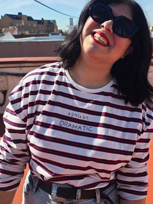 Camiseta a little bit dramatic
