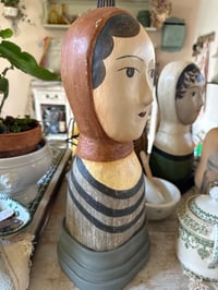 Image 2 of Marotte sur socle 