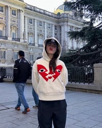 Image 1 of sudadera heartbreak