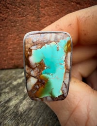 Image 4 of WL&A Handmade Heavy Ingot Three Arrowheads Gem Grade Royston Ring - Size 12