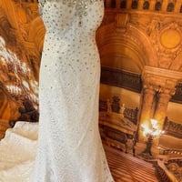 Image 3 of SWEETHEART STRAPLESS WEDDING DRESS