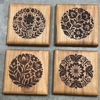 Image 1 of Hardwood Coaster Set Circle Flower