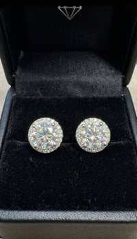 Moissanite Round Stud