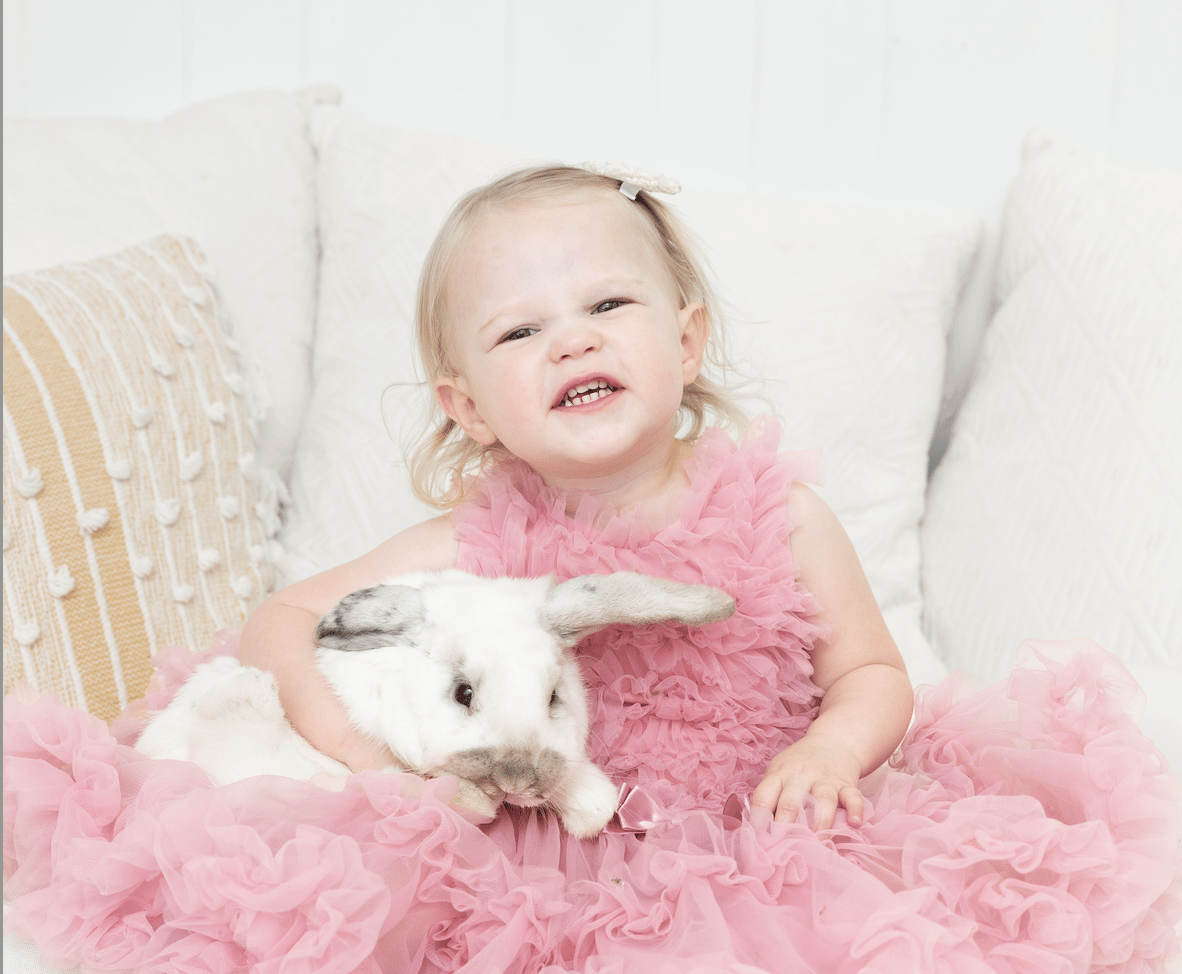 Image of Easter Mini Sessions with Bunnies- 10 minutes