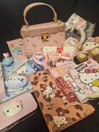 Image 2 of Hello Kitty Pink Handbag Bundle 