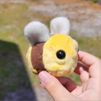 Tiny bee
