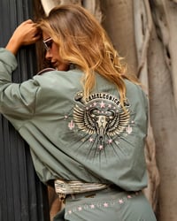 Image 2 of CAZADORA QUETZAL CAMALEÓNICA 