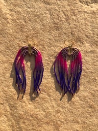 Image 1 of Boucles d’oreilles série « Plancton » fuchsia et violet