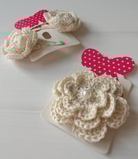 Image 2 of Antique Cream Hair Accessories Set
