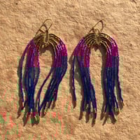 Image 1 of Boucles d’oreilles série « Plancton » fuchsia et bleu