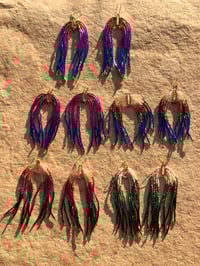 Image 2 of Boucles d’oreilles série « Plancton » fuchsia et bleu