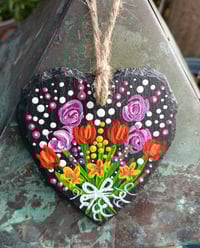 Image 2 of Bouquet medium slate heart
