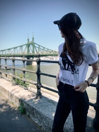 Image 4 of "Hagyd békén a szabadságot" póló - fehér