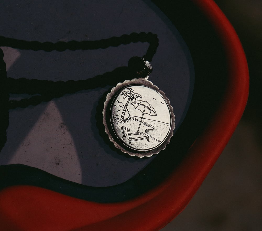 Image of Relax Pendant 
