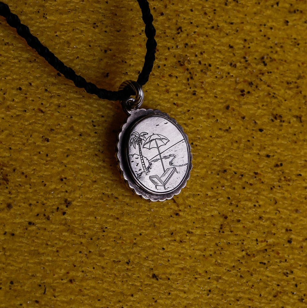 Image of Relax Pendant 