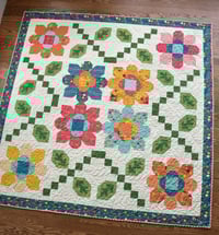 Image 1 of Daisy Chain Kit in First Blooms