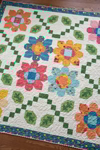 Image 2 of Daisy Chain Kit in First Blooms