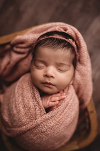 Image 1 of Newborn Simple Session