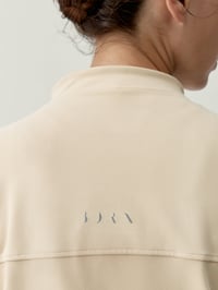 Image 3 of Chaqueta Leila Beige 