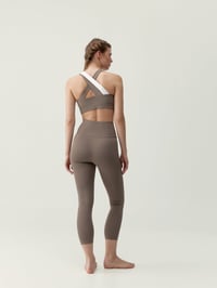 Image 5 of Legging Cleo Beige y Blanco 