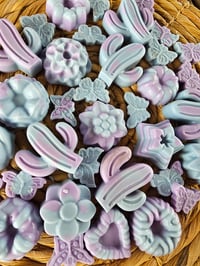 Image 8 of Highfalutin' - a Rocky Top Wax Works exclusive custom houseblend fragrance 