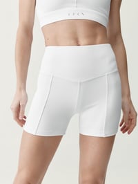 Image 4 of Short Deo Blanco 