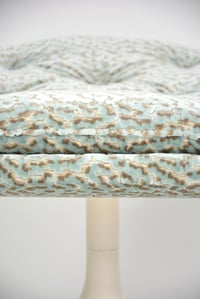 Image 9 of Reposes pieds / ottomans modèle F585 par Geoffrey D. Harcourt 