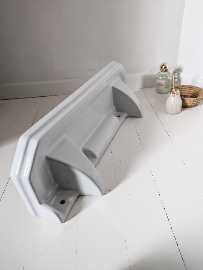 Tablettes murales porcelaine salle de bain