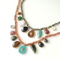 Image 6 of Collier Breloques Précieuses