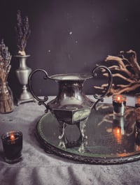 Image 1 of Neo classical cauldron 
