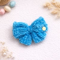 VELVET CROCHET BOW - SKY