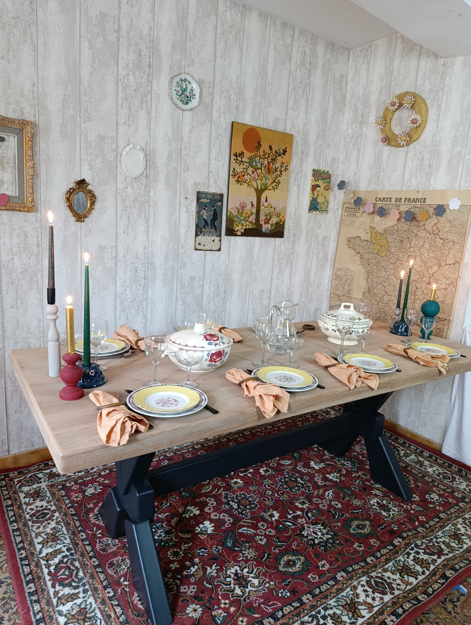 Table à dîner massive et indus'