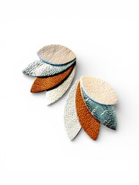 Image 2 of Boucles puces SALLY caramel nude