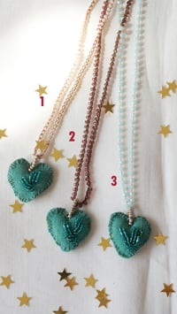 Image 1 of 🍀 Collane CUORE 🍀 in lino, ricamato con perline  