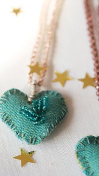 Image 3 of 🍀 Collane CUORE 🍀 in lino, ricamato con perline  