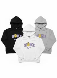 Image 3 of Sweat Psykokwak x Nke – Brodé avec Amour par Mamie