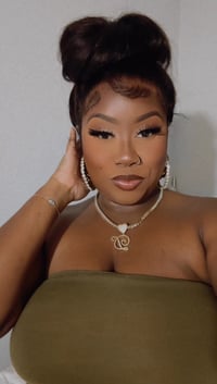 Image 2 of Kinky Straight 360 Lace Wig in 22”