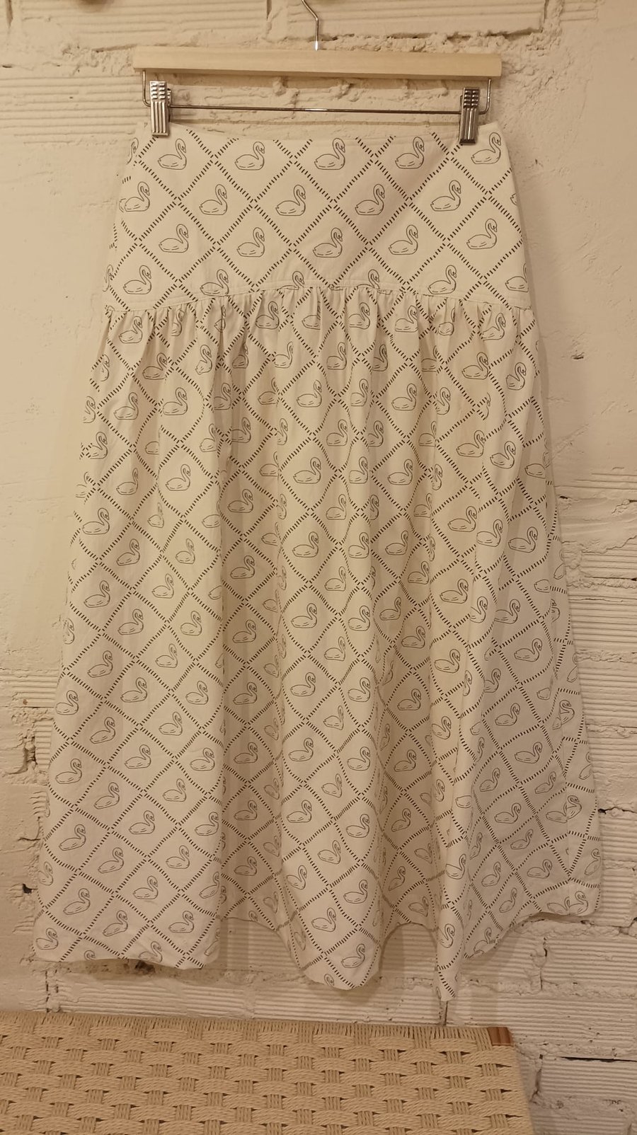 Image of 2-Falda Swans