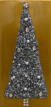 Image 1 of BROKEN GLASS CHRISTMAS TREE