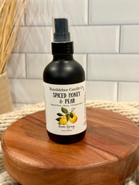 Spiced Honey & Pear Room Spray – 4 oz Matte Black Glass Bottle – Sugared Pear, Honey & Cinnamon