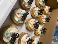 Image 5 of 12 Cupcakes