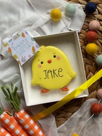 Image 2 of Personalised chick gift box
