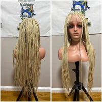 613 Knotless single braids. 