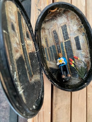 Image of Diorama - courting 