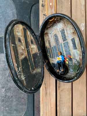 Image of Diorama - courting 