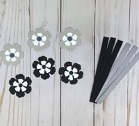 Image 7 of Black and White Floral Card Making Kit for Adults to DIY 6 Flower Greeting Cards