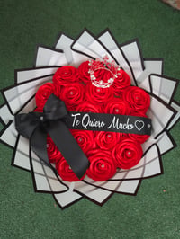 Image 1 of Te quiero mucho crown eternal rose bouquet 