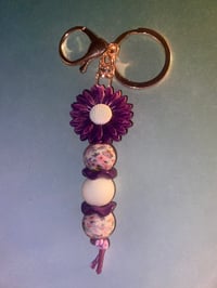 Purple daisy keychain