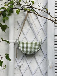 Image 1 of Sac halfmoon • vichy vert