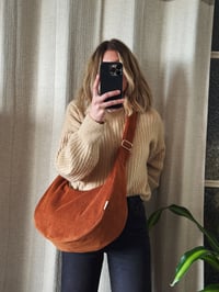 Image 3 of Sac croissant • velours côtelé rouille